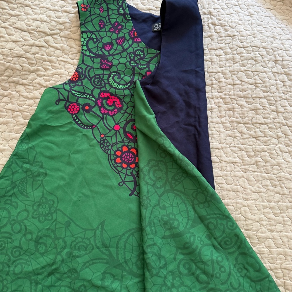 Colorful Floral Patterned Top - Picture 4 of 4